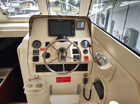 Mainship 30 Pilot II Sedan image