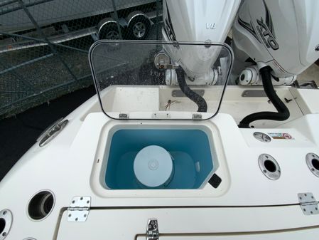 Cobia 320 CC image