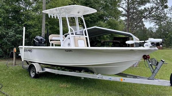Sea Pro 208 Bay