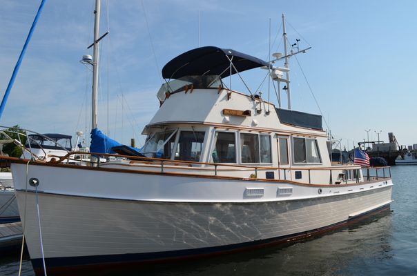 Grand-banks 42-CLASSIC-TRAWLER-HULL-422- - main image