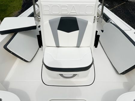 Robalo 226-CAYMAN image