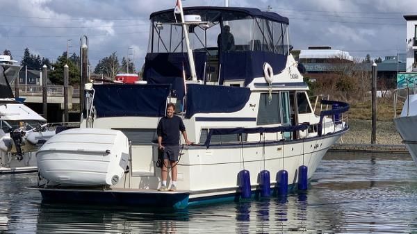 Tollycraft 48 Cockpit Motor Yacht 
