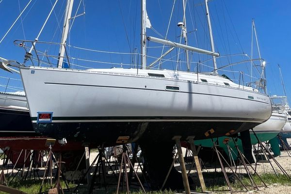 Beneteau 331 - main image