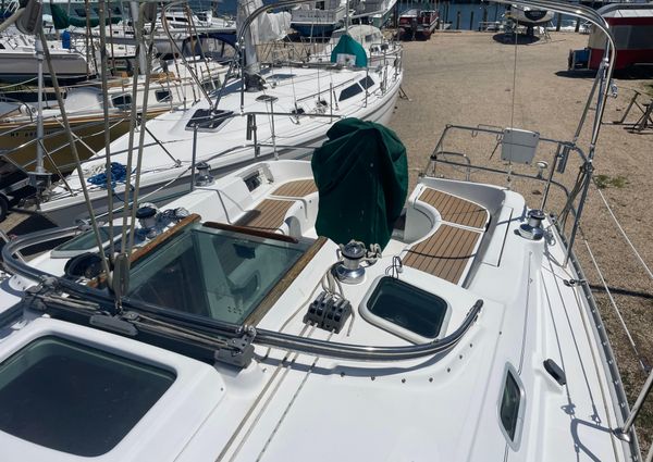 Beneteau 331 image