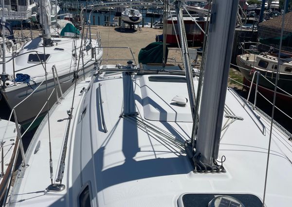 Beneteau 331 image