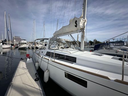 Beneteau Oceanis 35.1 image