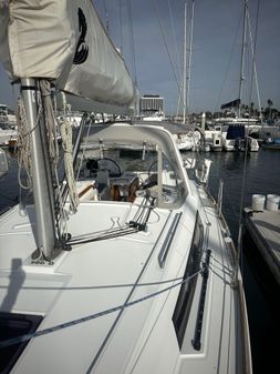 Beneteau Oceanis 35.1 image