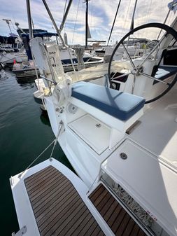 Beneteau Oceanis 35.1 image