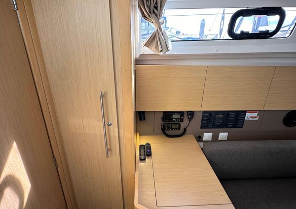 Beneteau Oceanis 35.1 image