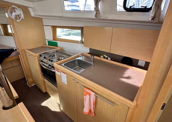 Beneteau Oceanis 35.1 image