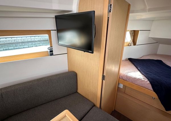 Beneteau Oceanis 35.1 image