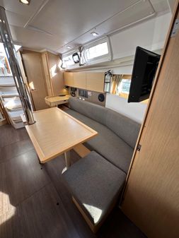 Beneteau Oceanis 35.1 image