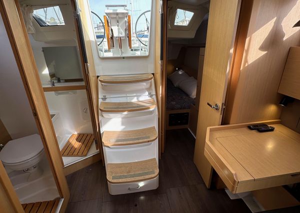 Beneteau Oceanis 35.1 image