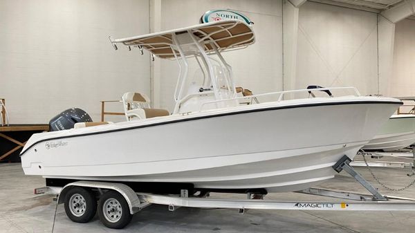 Edgewater 208CC