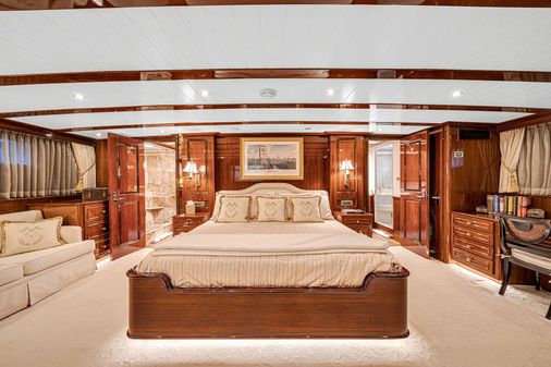Burger Cockpit Motor Yacht image