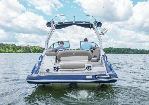 Crownline E255 Surf image