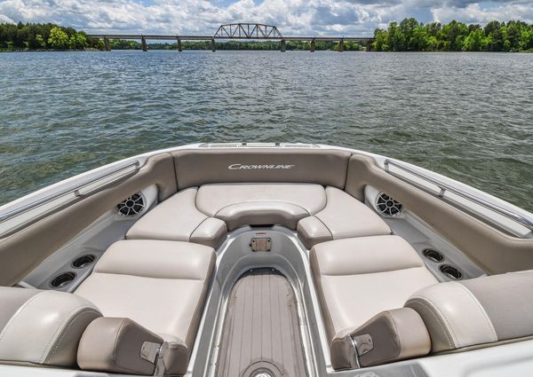 Crownline E255 Surf image