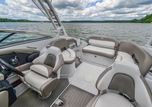 Crownline Eclipse E255 SURF image