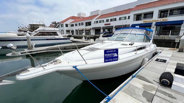 Sea Ray 330 Express Cruiser
