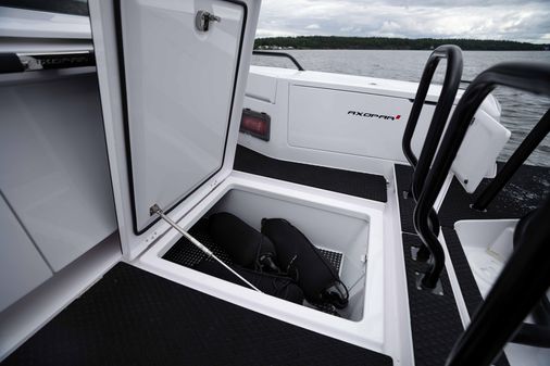 Axopar 37 Cross Cabin image