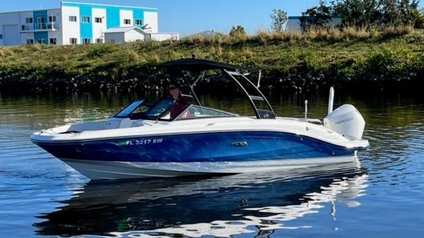 Sea Ray SPX 210 OB