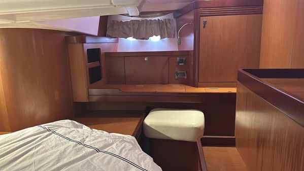 Beneteau Oceanis 50 image