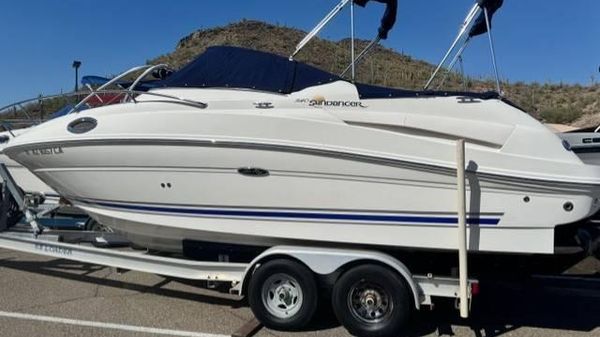 Sea Ray 240 Sundancer 