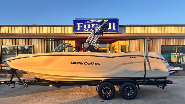 MasterCraft NXT24 