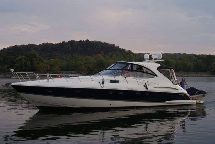 2008 Cruisers Yachts 2008 Cruisers Yachts