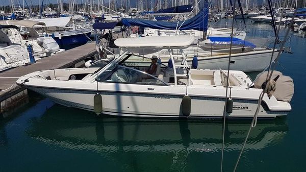 Boston Whaler 270 Vantage 