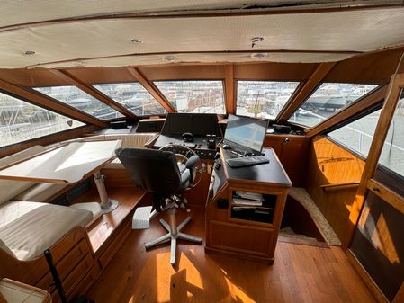 Tollycraft 57-WIDEBODY-PILOTHOUSE image