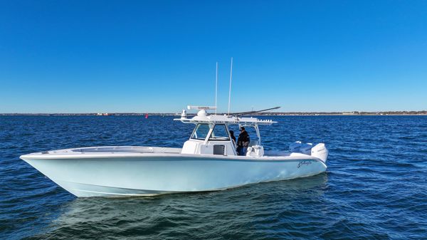 Yellowfin 39 image