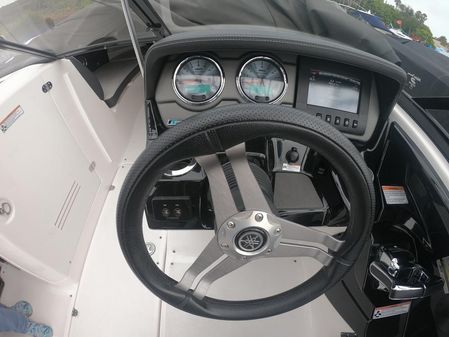 Yamaha Boats 242 Limited S image