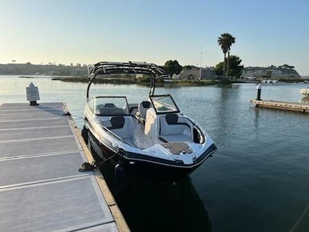 Yamaha Boats 242 Limited S image