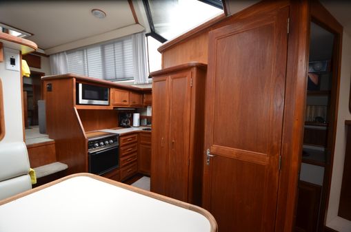 Carver 3807 Aft Cabin image