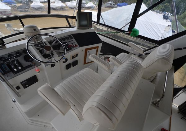 Carver 3807 Aft Cabin image