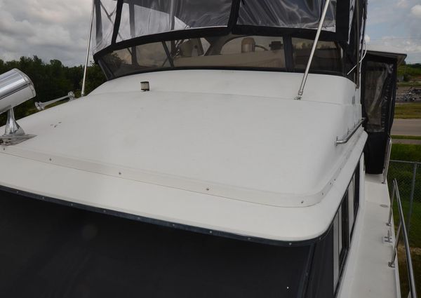 Carver 3807 Aft Cabin image