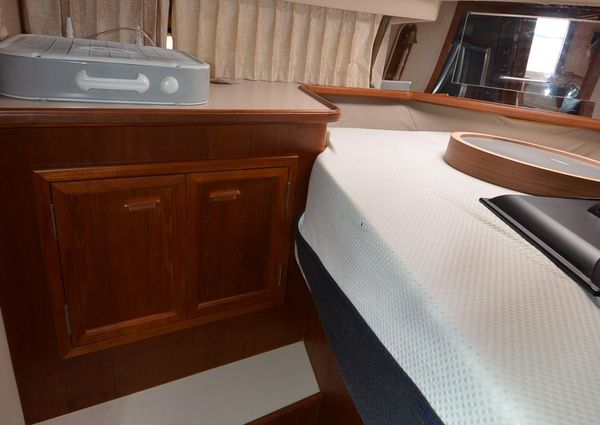 Carver 3807 Aft Cabin image