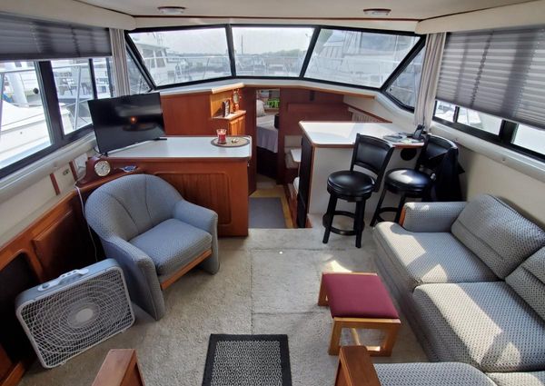 Carver 3807 Aft Cabin image