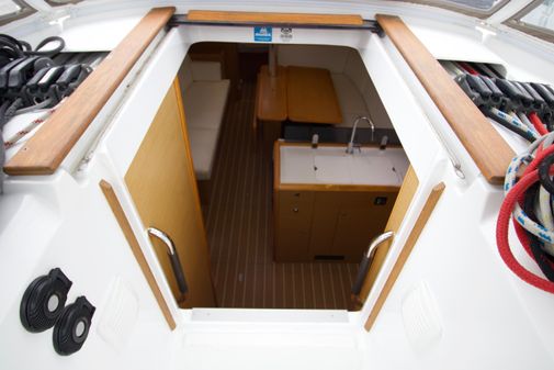 Jeanneau Sun Odyssey 379 image