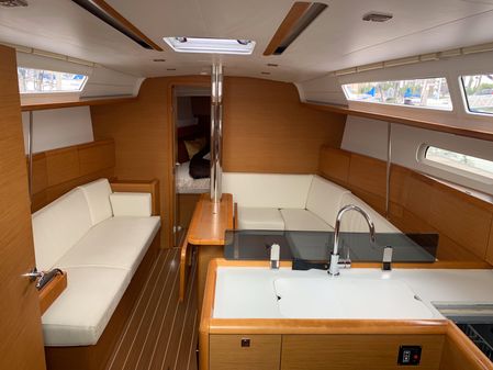 Jeanneau Sun Odyssey 379 image