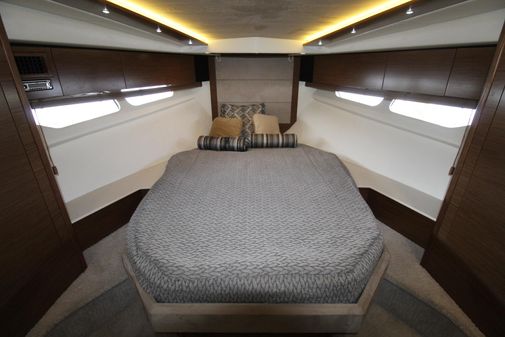 Cruisers Yachts 45 Cantius image