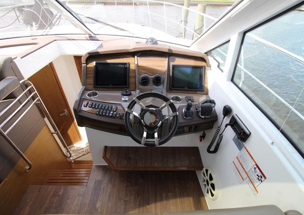 Cruisers Yachts 45 Cantius image