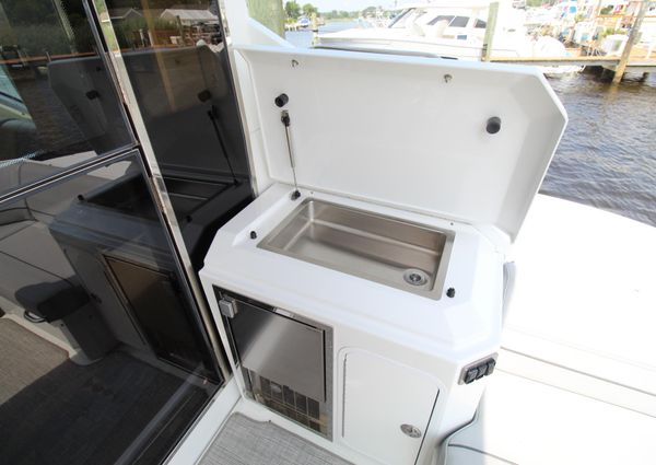 Cruisers Yachts 45 Cantius image