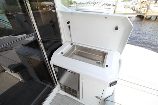 Cruisers Yachts 45 Cantius image