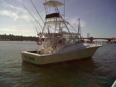 Luhrs 40 Open image