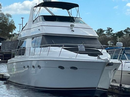 Carver 530 Voyager Pilothouse - main image