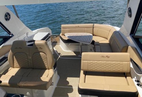 Sea Ray Sundancer 320 image