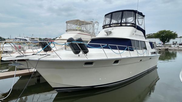 Silverton 40 Motor Yacht 