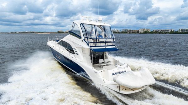 Sea Ray 52 Sedan Bridge image